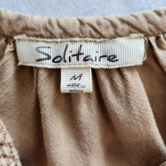 Solitaire Embroidered Tan Women's Top Size Medium - Picture 2 of 9